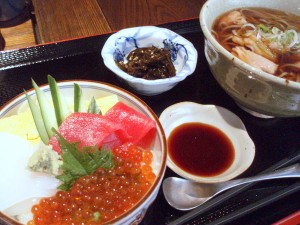 鳥そばとミニ三色丼